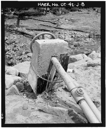 HAER photo, looking east, inclined outlet gate wheel at Kidney Lake, July 1985