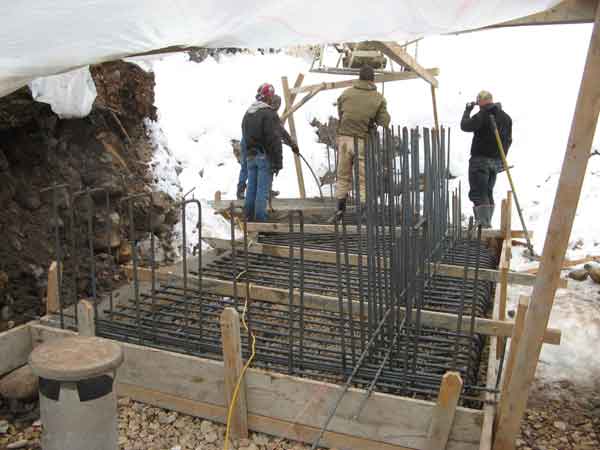 Tabby Diversion forming footers